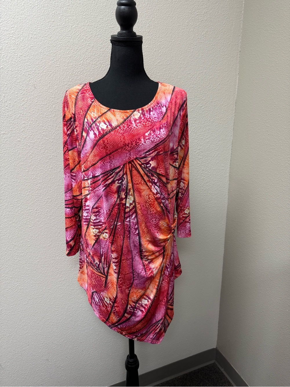 Nygard Orange Pink Abstract Tunic Top Womens Stretch Ruched 3/4 Sleeve - Picture 2 of 8